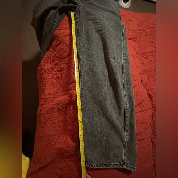 Levi’s Cinch Barrel Leg Women Jeans in Faded Black - Picture 12 of 13